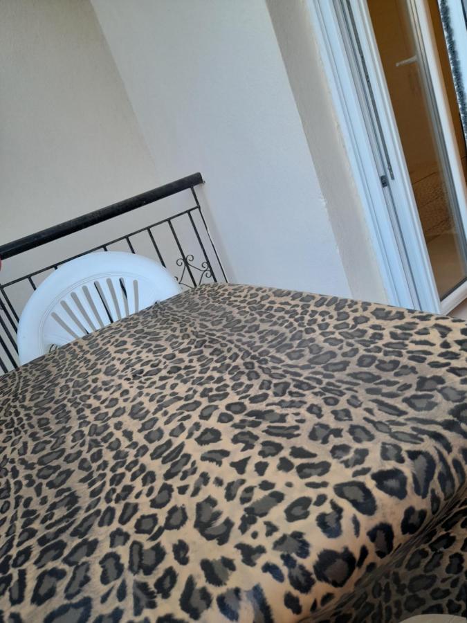 Villa Leopard Stavros  Eksteriør billede